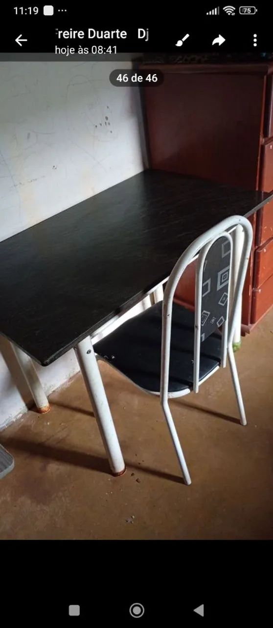 Mesa com 4 cadeiras