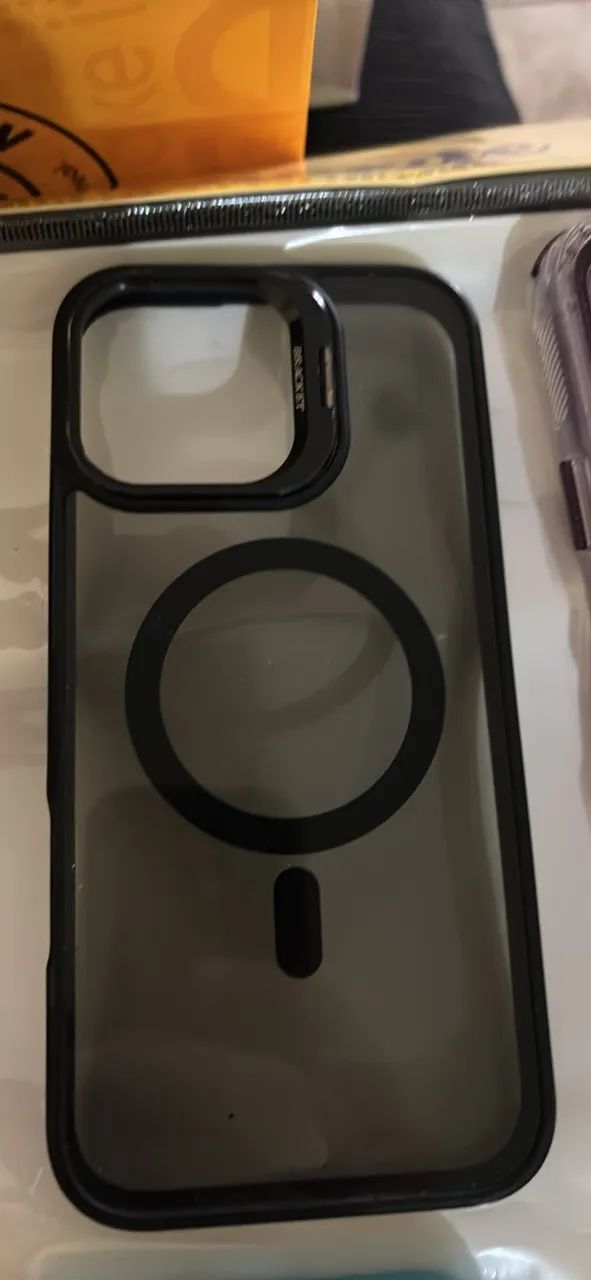 Vende capas de IPhone 16 pro max diversas cores