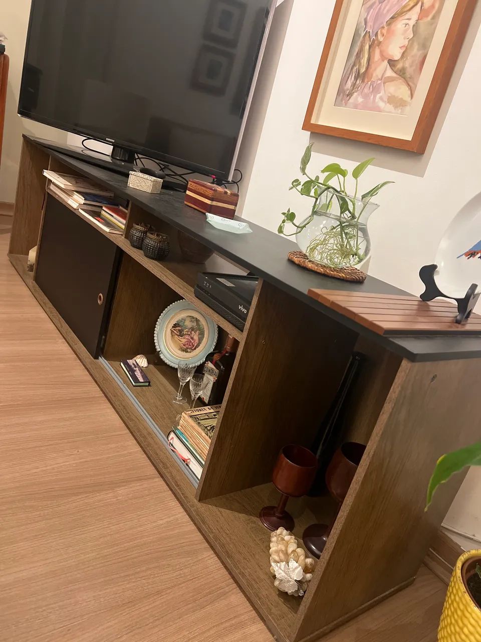 1.80-Meter TV Rack453011767548989442