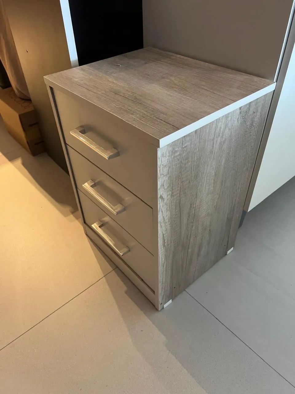 Par de mesa de cabeceira em MDF com 3 gavetas64994314875394122