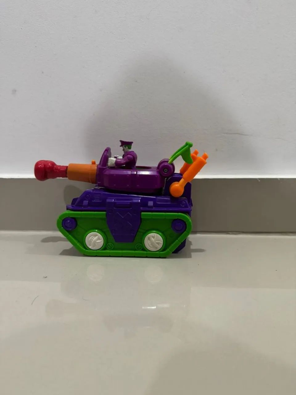 Brinquedo Tanque do Coringa