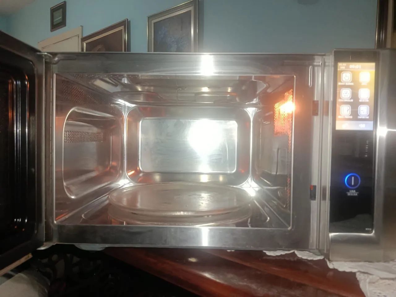 Microondas  Eletrolux  43 LTS  modelo MTX52, função grill - Foto 2