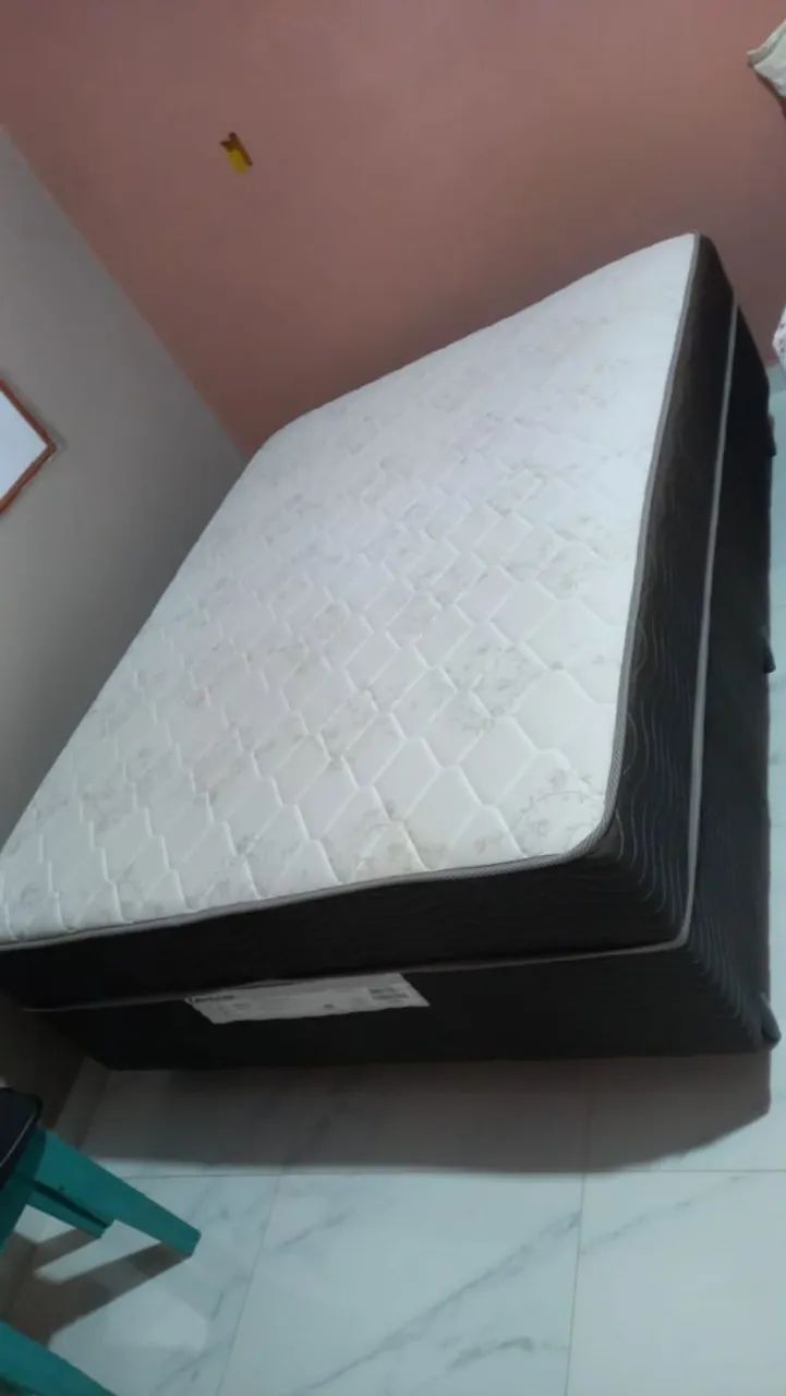 Vende-se cama de casal e guarda roupa solteiro. - Foto 2