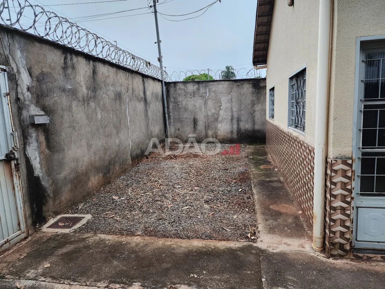 Casa terrea | 3 quartos com um suite | Aparecida de Goiânia Casa de Rua com 3 Quarto(s) e  - Foto 2