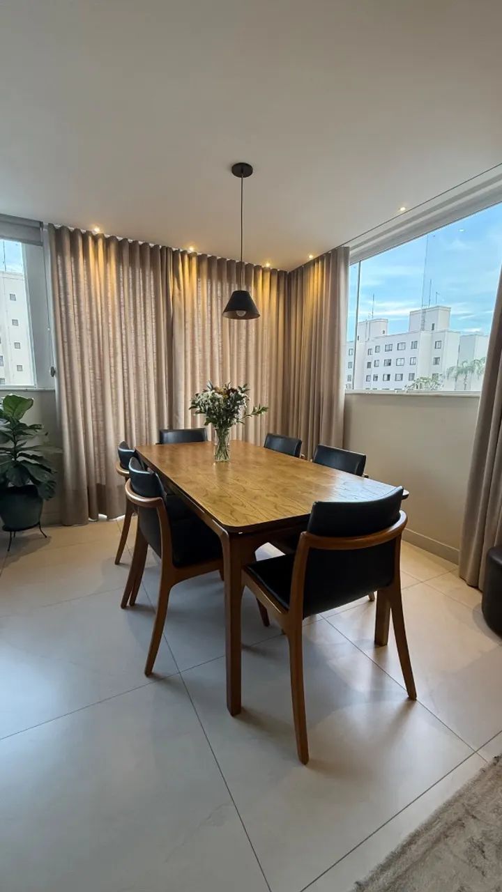 Mesa de jantar em Imbuia Mel + 6 cadeiras ? excelente estado - Foto 5
