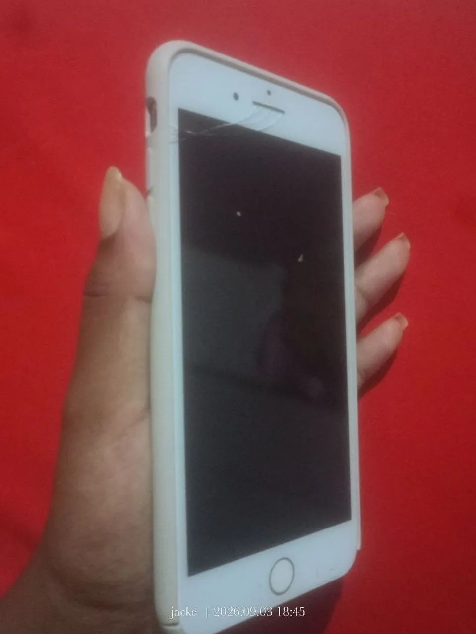 iPhone 8 plus, 128gb, todo original, com capa e carregador  - Foto 2