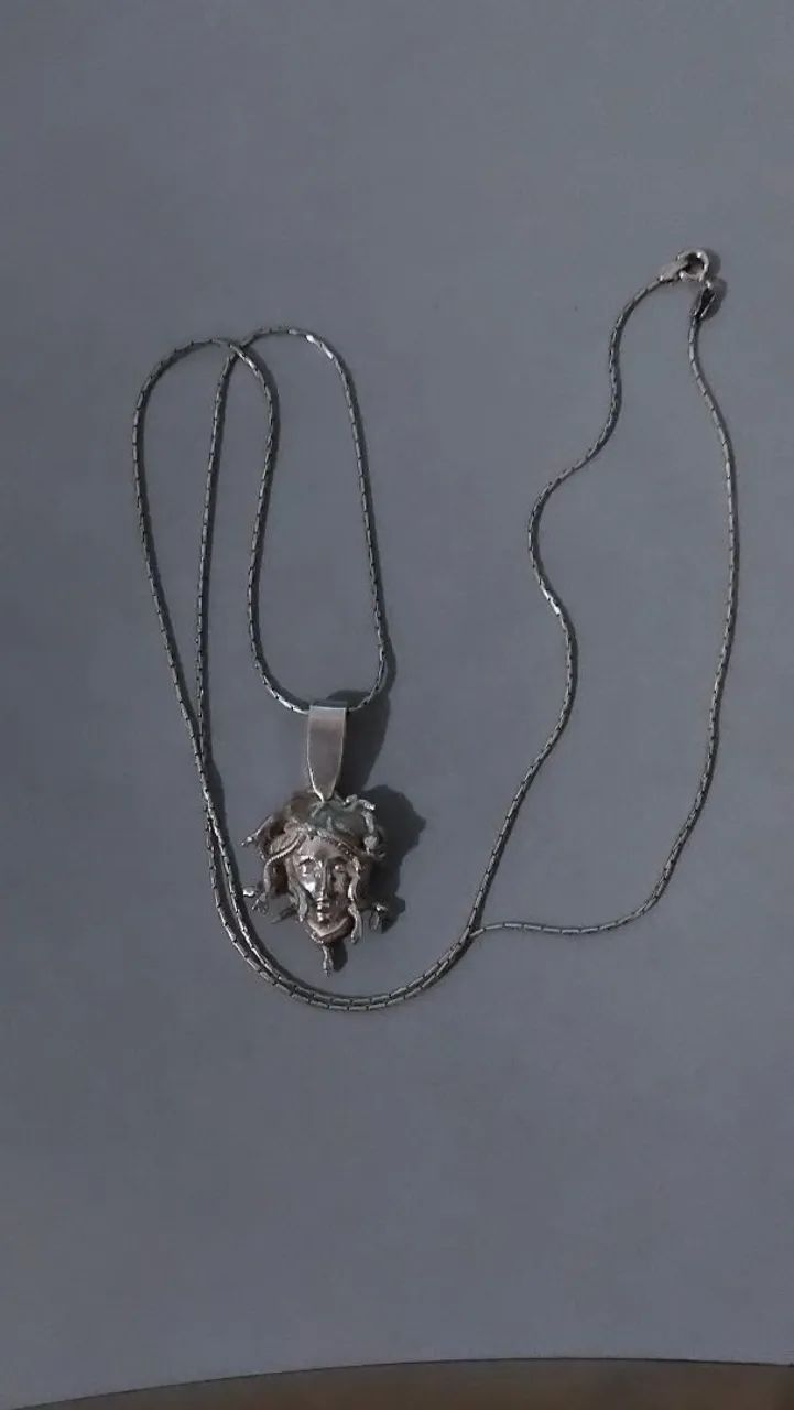 Medusa em prata 925