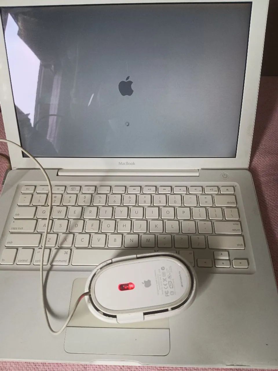 MacBook White Antigo Original - Funcionando (Com Detalhes / Na Caixa), LEIA O ANÚNCIO  - Foto 4