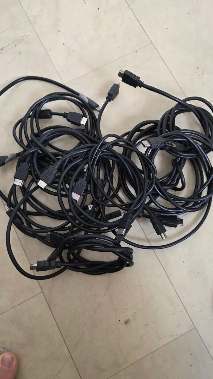 Lote com 11 cabos HDMI funcionando 