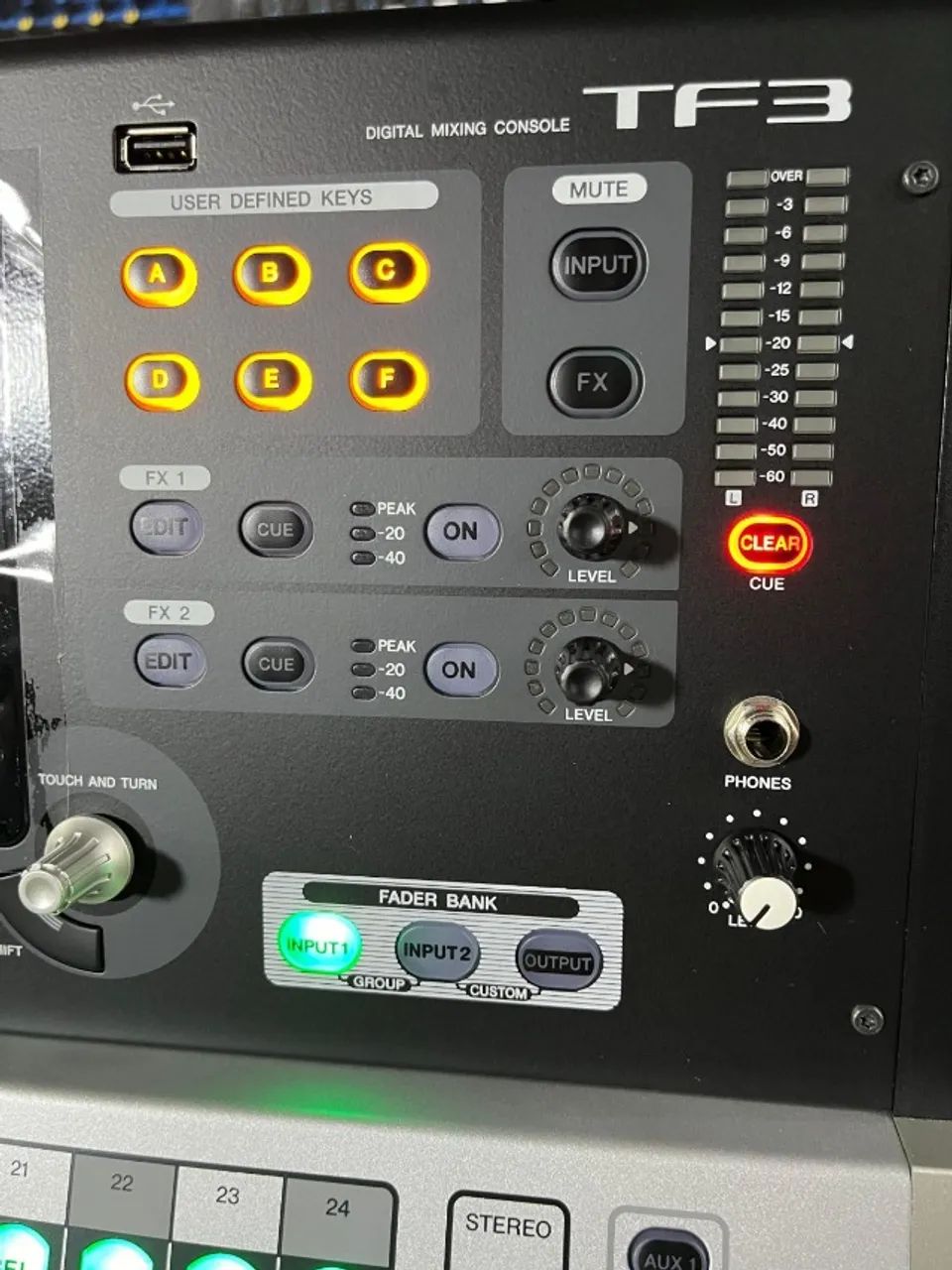 YAMAHA MESA TF3 24 CANAIS - Foto 2
