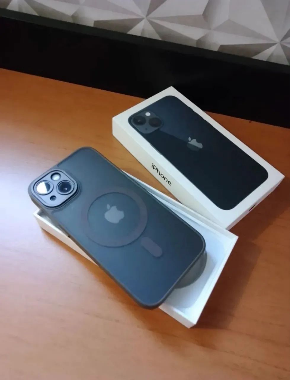 iPhone 13 256g COM CAIXA - Celulares e Smartphones - Iririú
