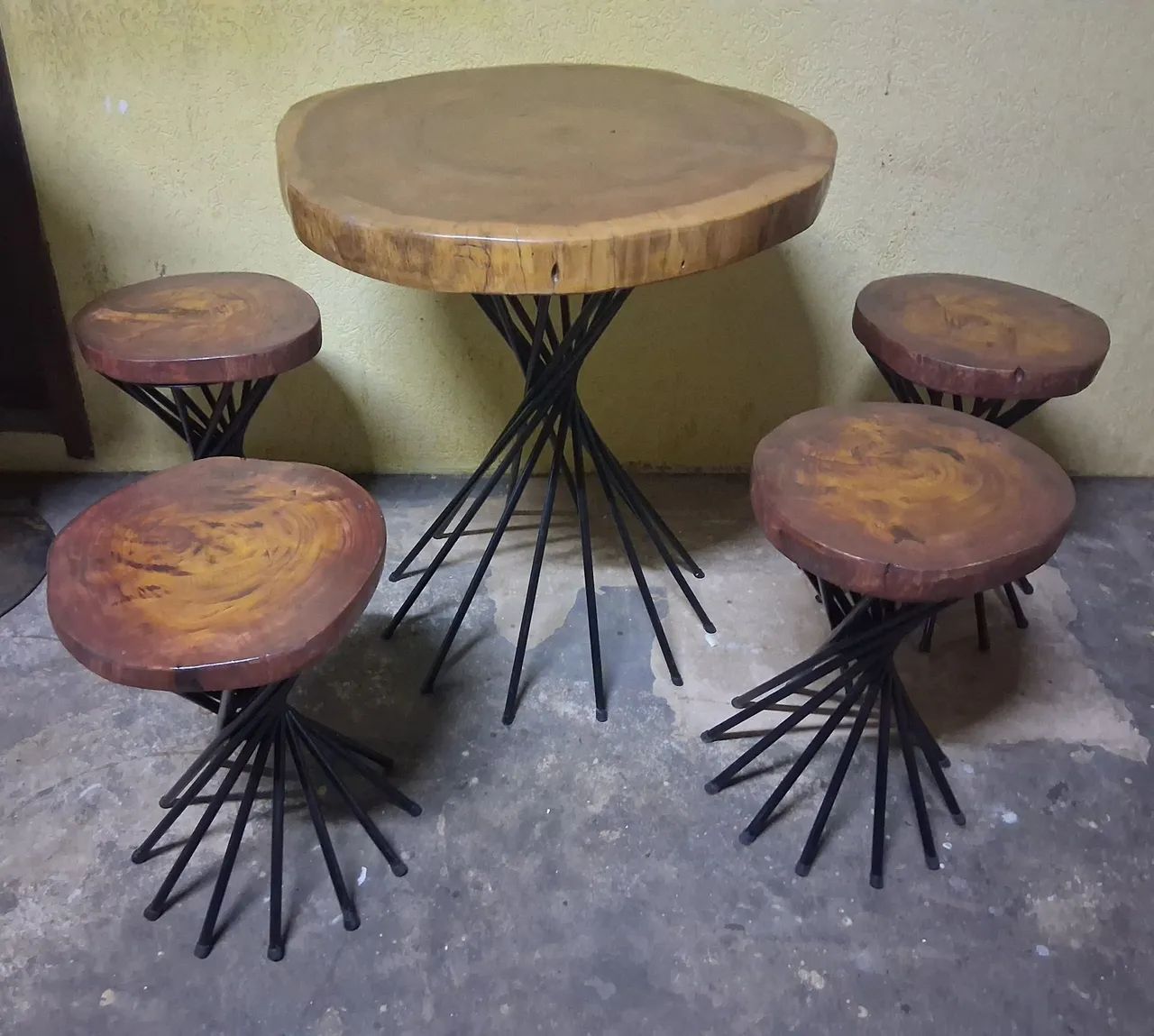 Conjunto mesa e bancos  - Foto 5