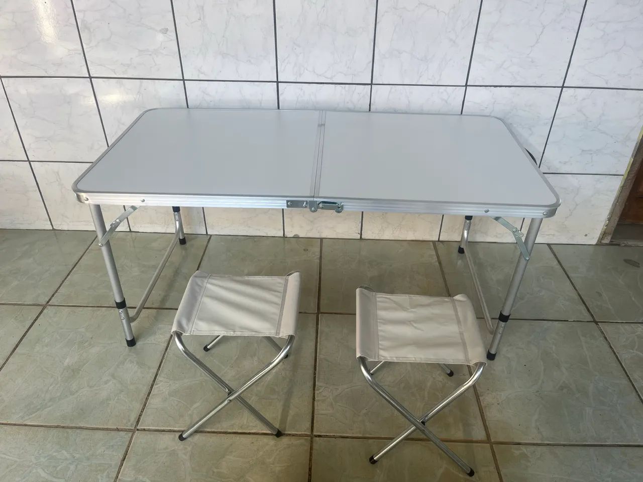 Kit mesa para camping e pesca com cadeira  - Foto 4