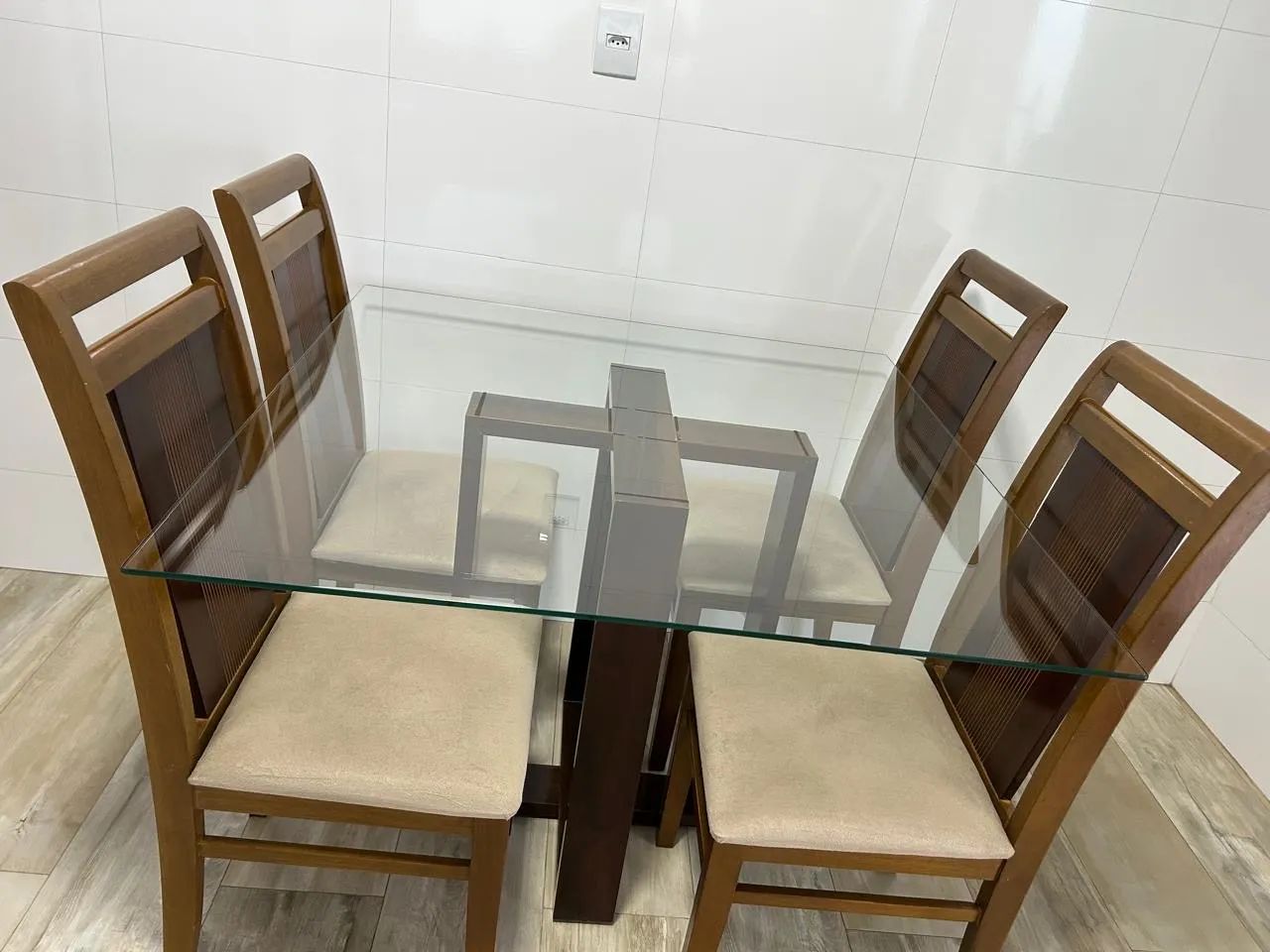 Mesa e cadeiras madeira maciça  - Foto 2