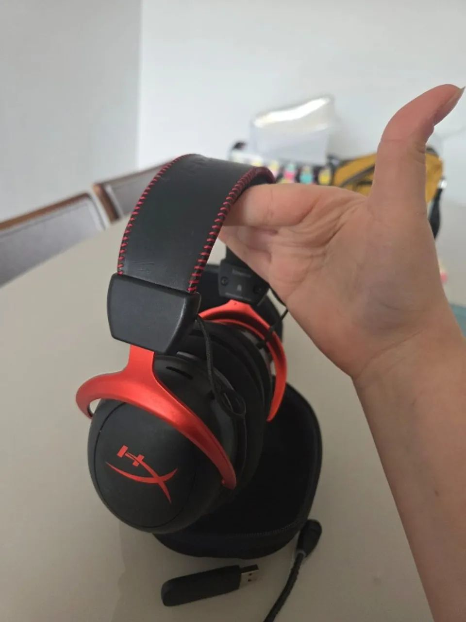 Headset HyperX Cloud 2 Wireless com case de transporte