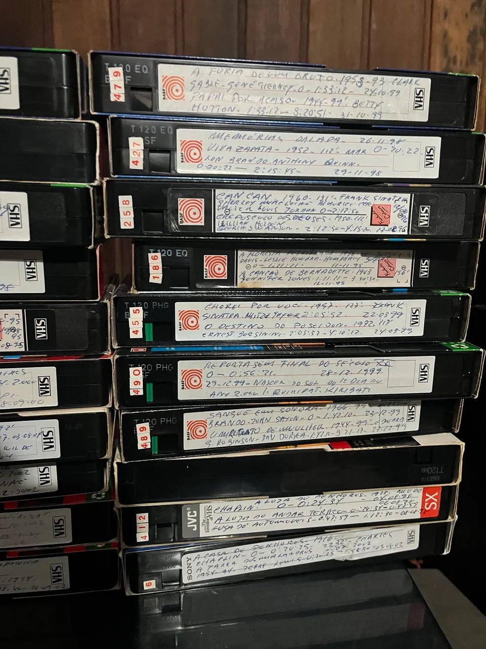 Vinte fitas de VHS gravadas  - Foto 3