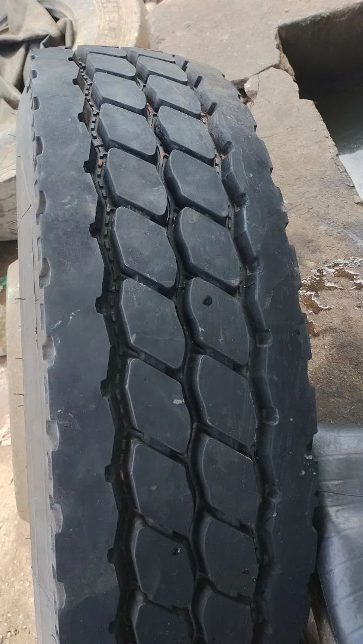 Pneu com roda 275 