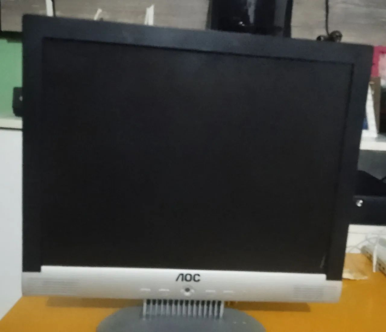 MONITOR AOC  USADO