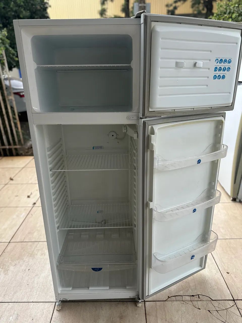 Geladeira duplex de 360 litros (em bom estado)