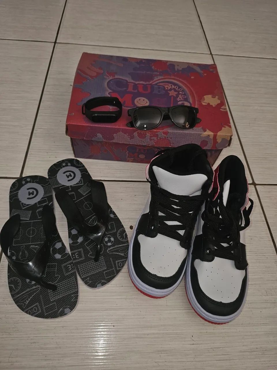 Tenis. Chinelo. Relógio e oculos - Foto 2