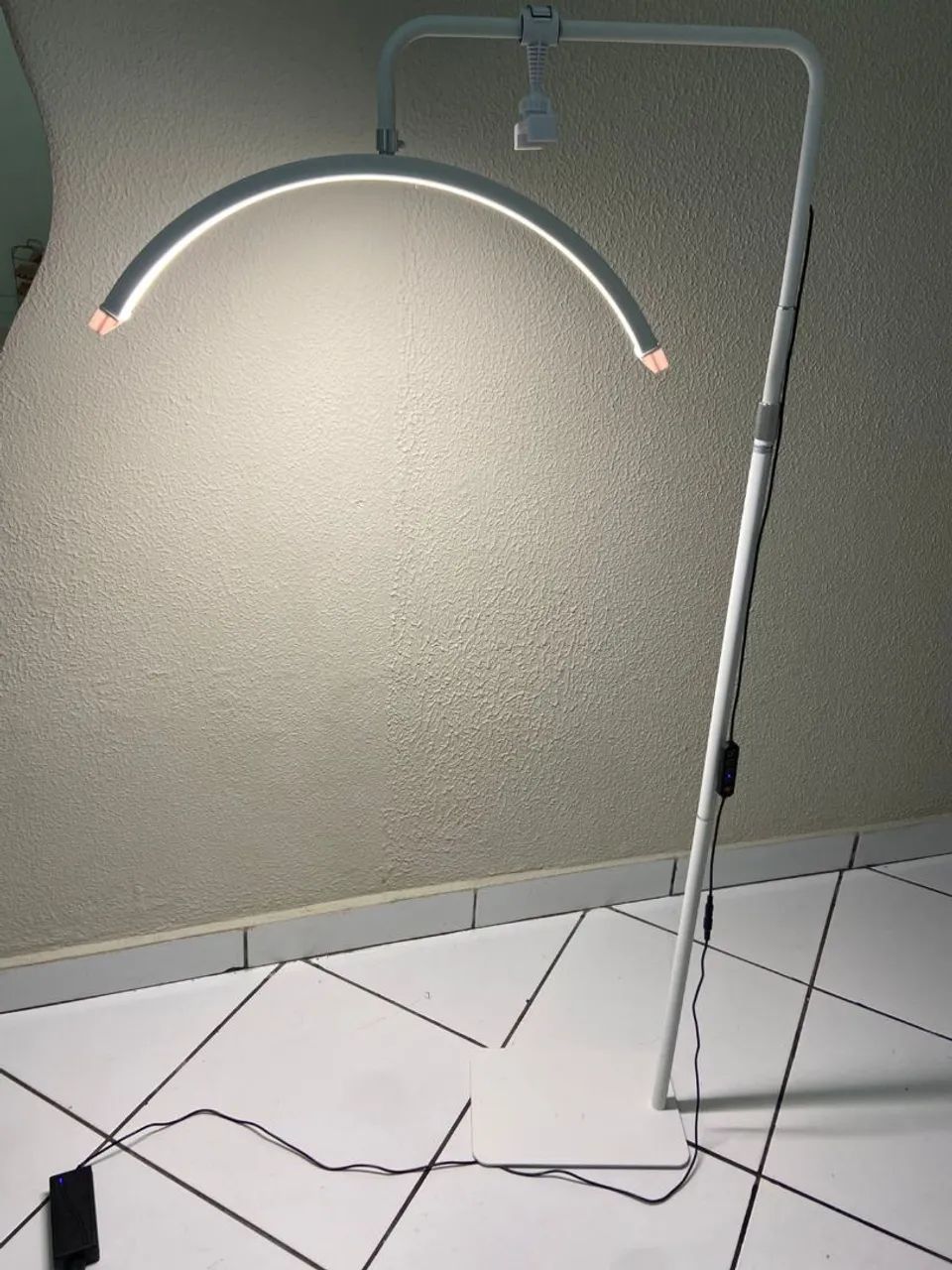 Vendo luminária meia lua  - Foto 3