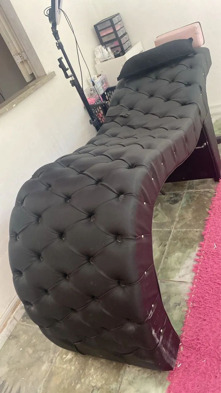 Divã Espreguiçadeira Preto Capitonê - Estofado  