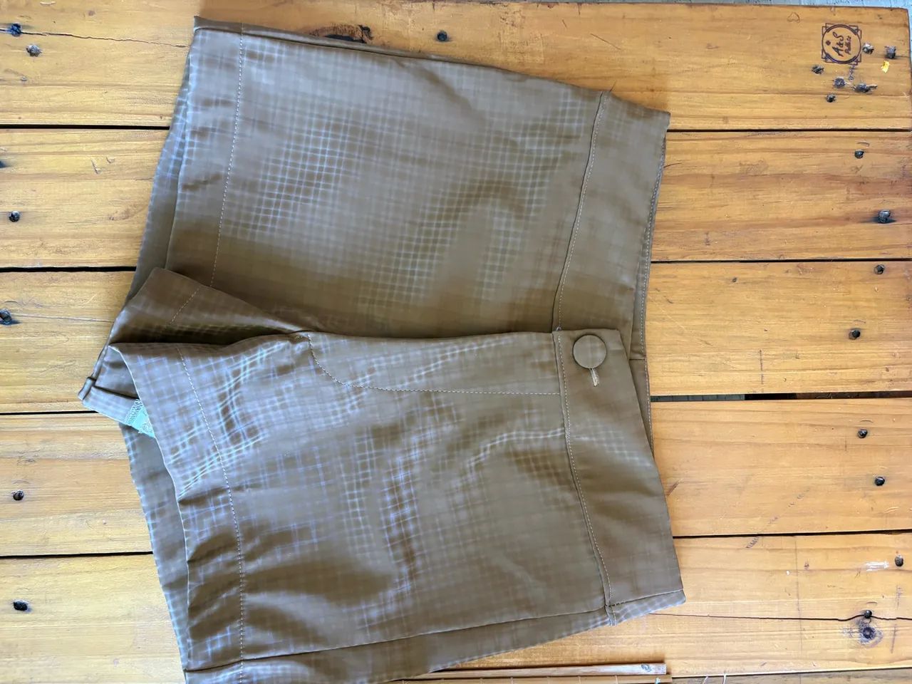 Short de couro marrom - Foto 3