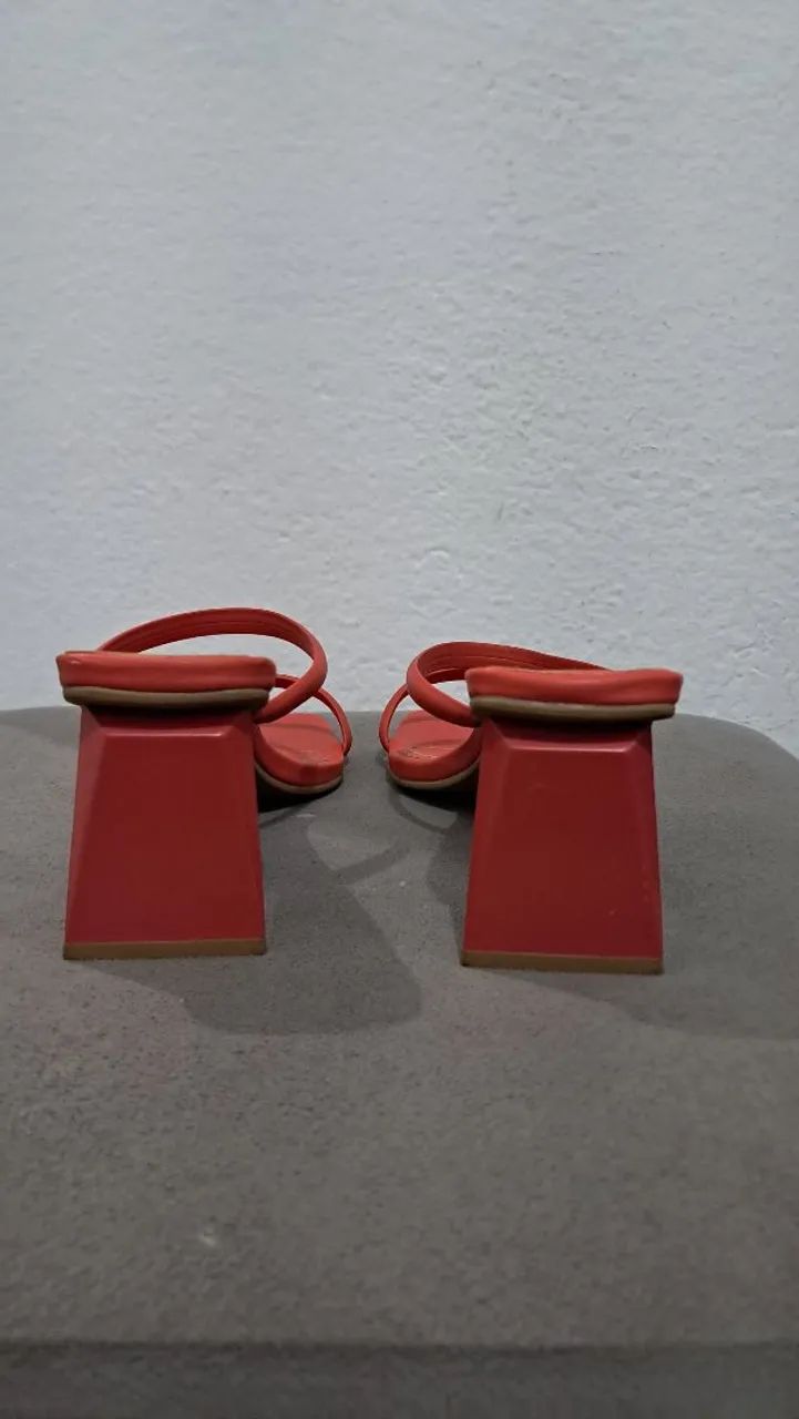 Sandália marise, cor coral e tamanho 36 - Foto 2