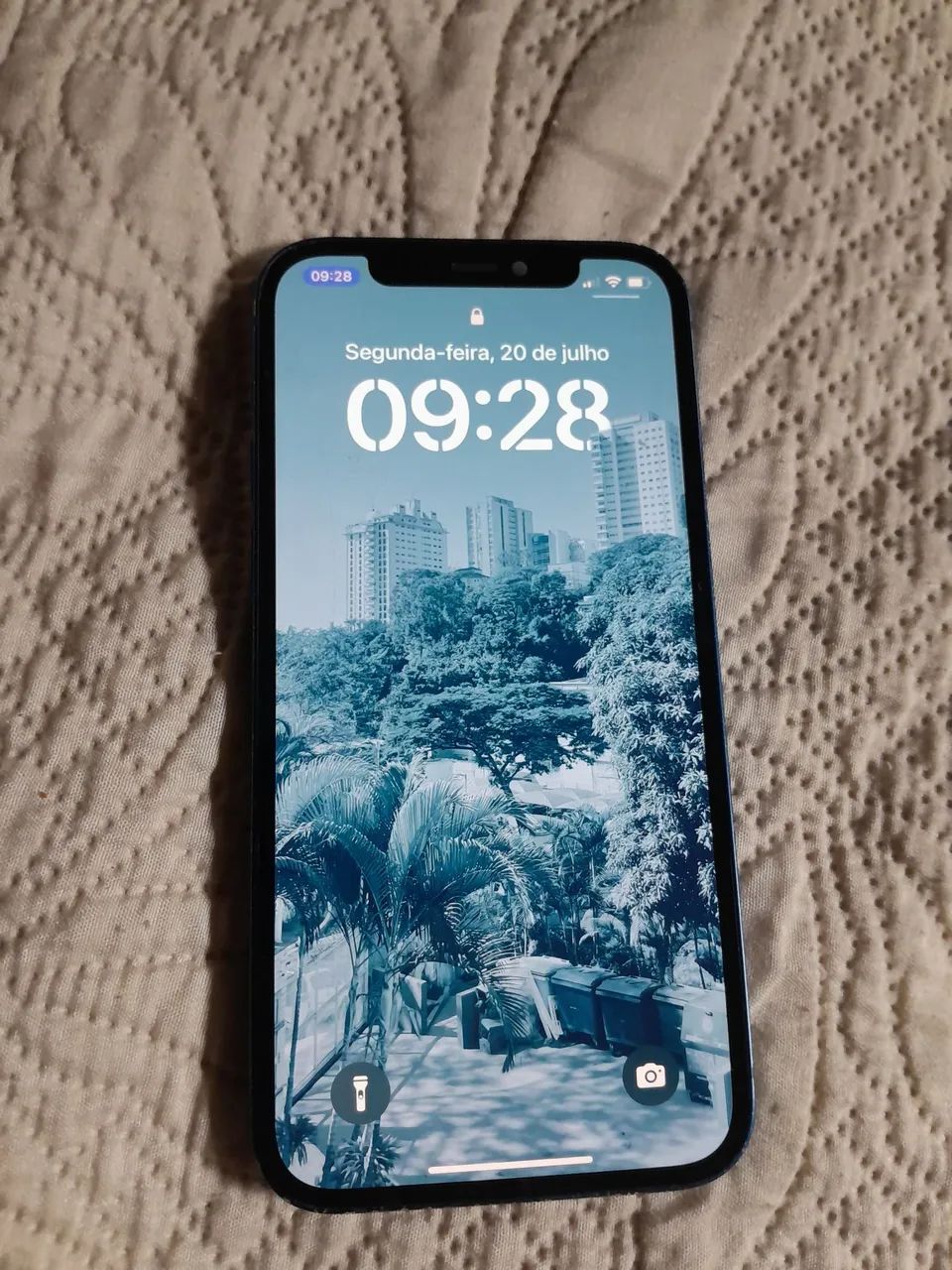 IPhone 12 azul 64 gigas