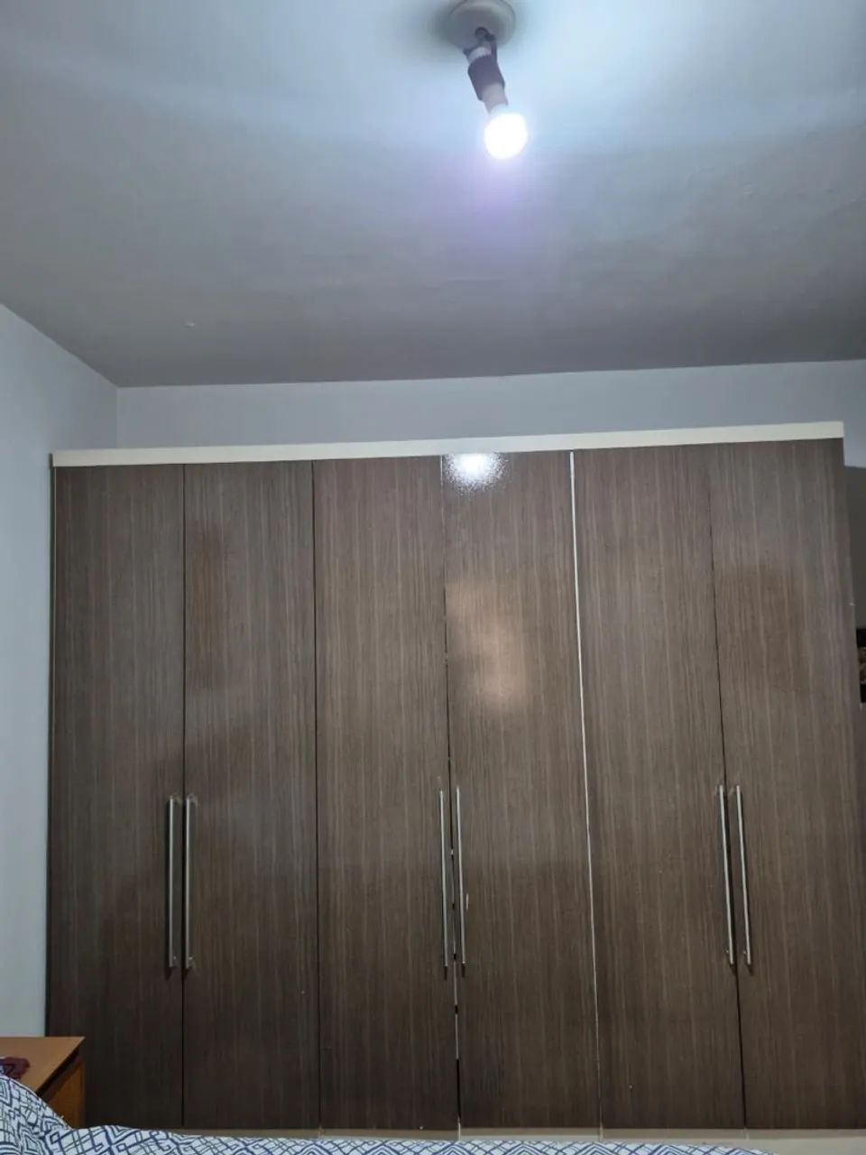 Guarda-roupa grande