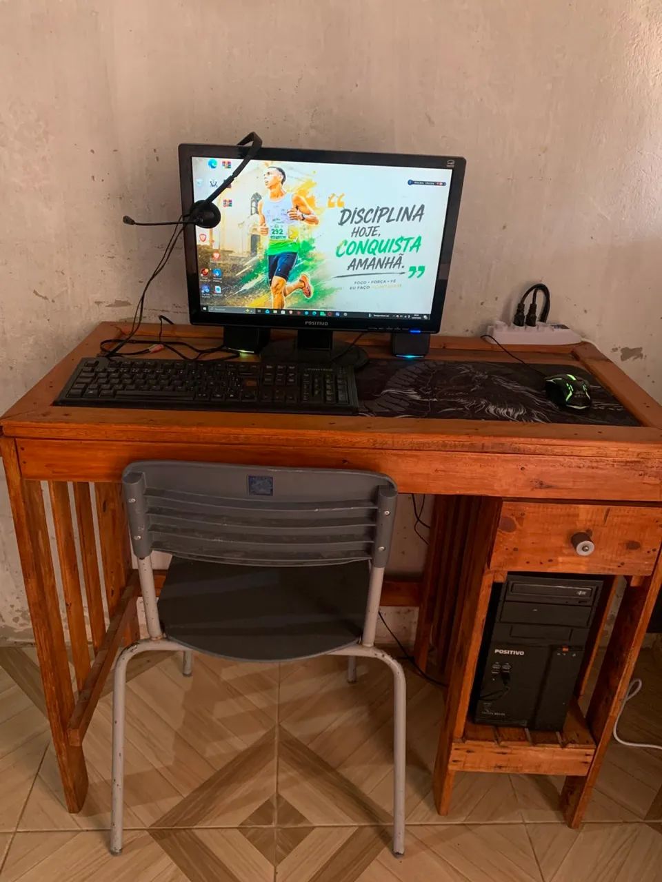 Computador com mesa