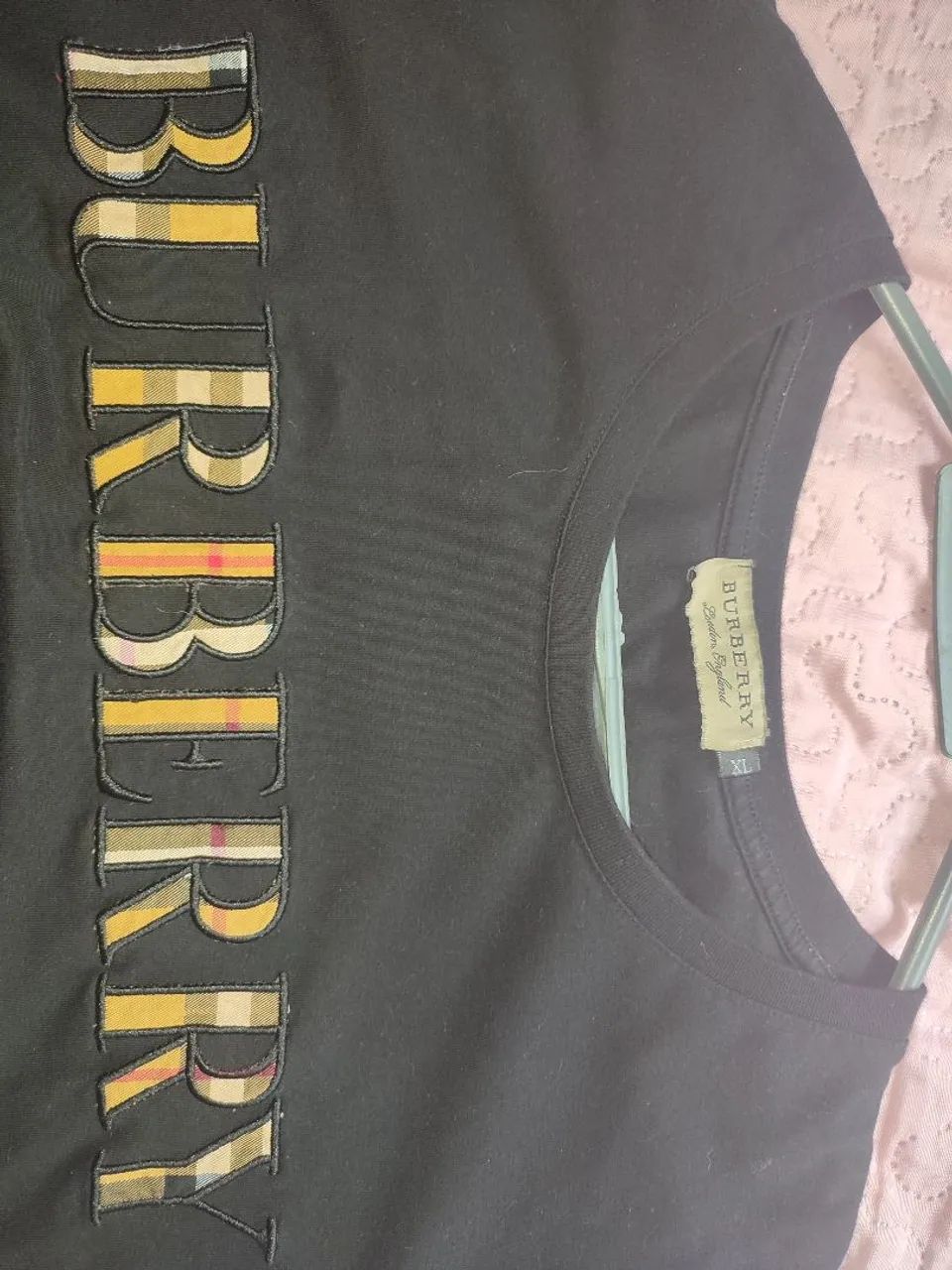 Camisa Burberry preta básica  - Foto 4