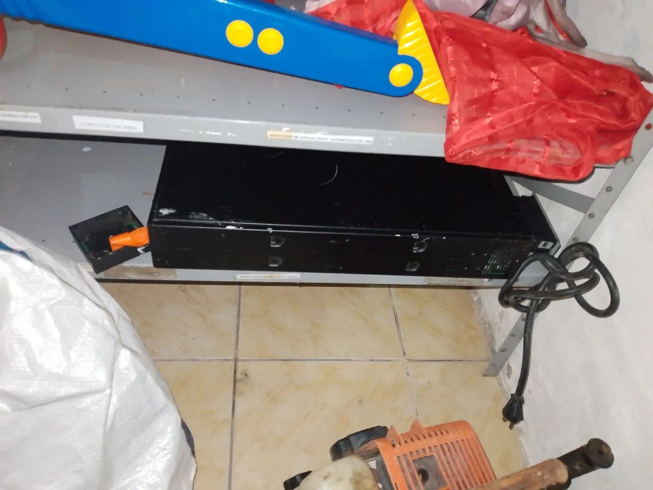 Vendo nobreeak ou troco em cpu tenho 5 nobreeak incluindo um grande  - Foto 2