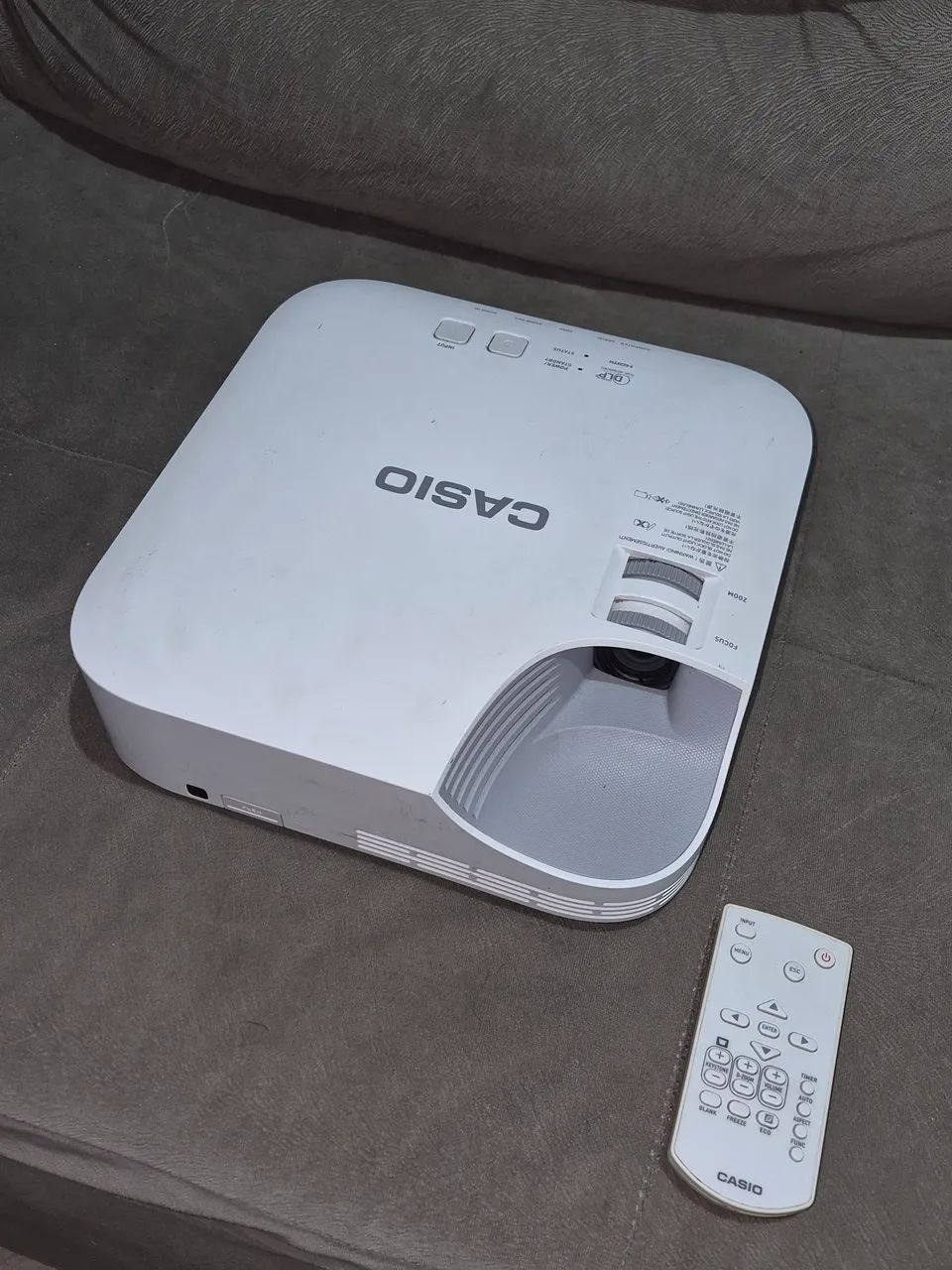 Projetor Casio XJ V2
