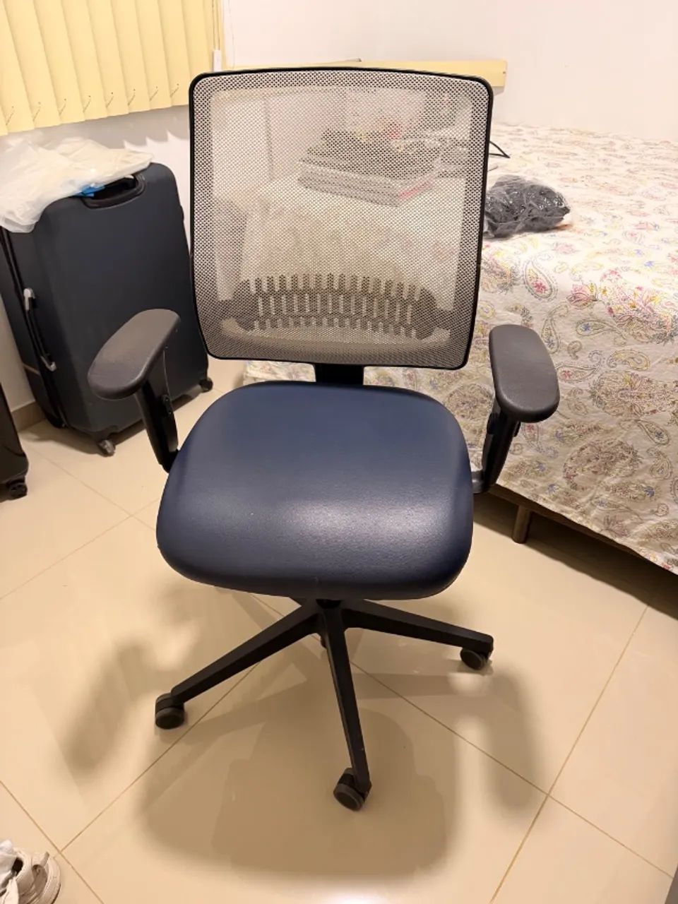 Cadeira Flexform Uni Azul seminova