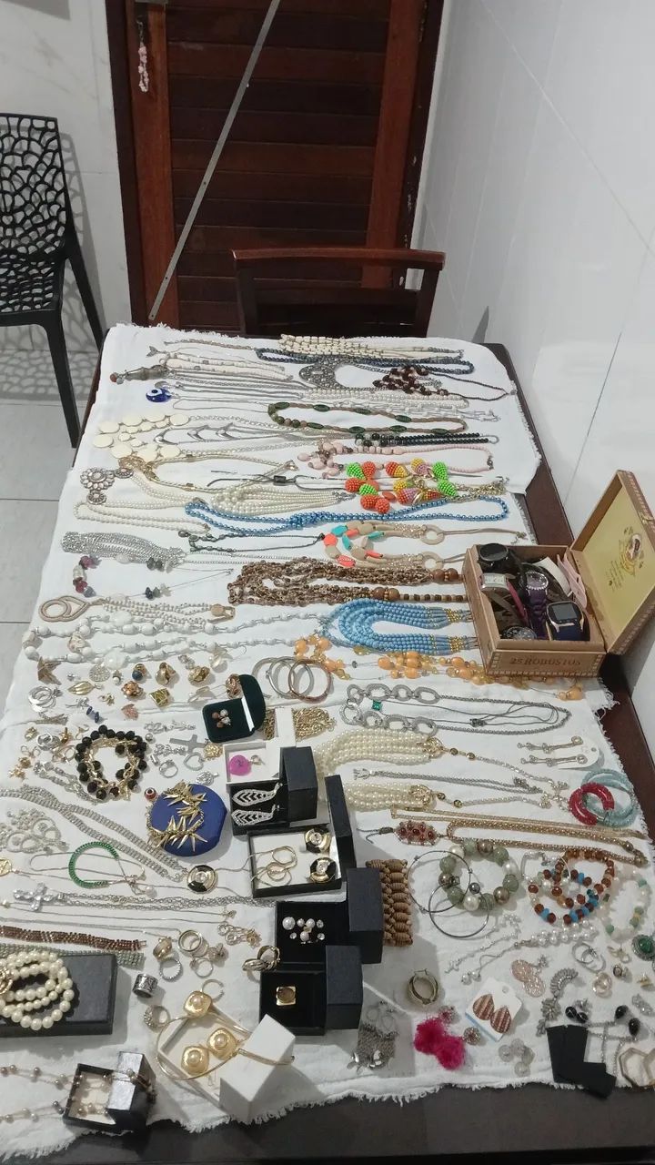 Lote de bijuterias 