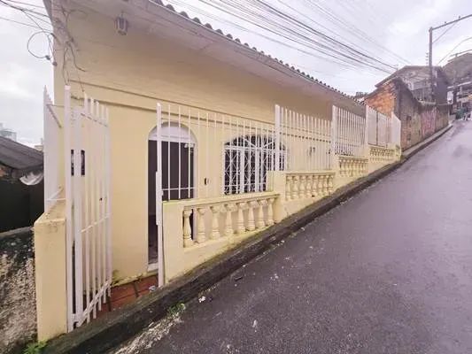 Casa na Rua Laura Caminha Meira, no Centro de Florianópolis - SC - Foto 2