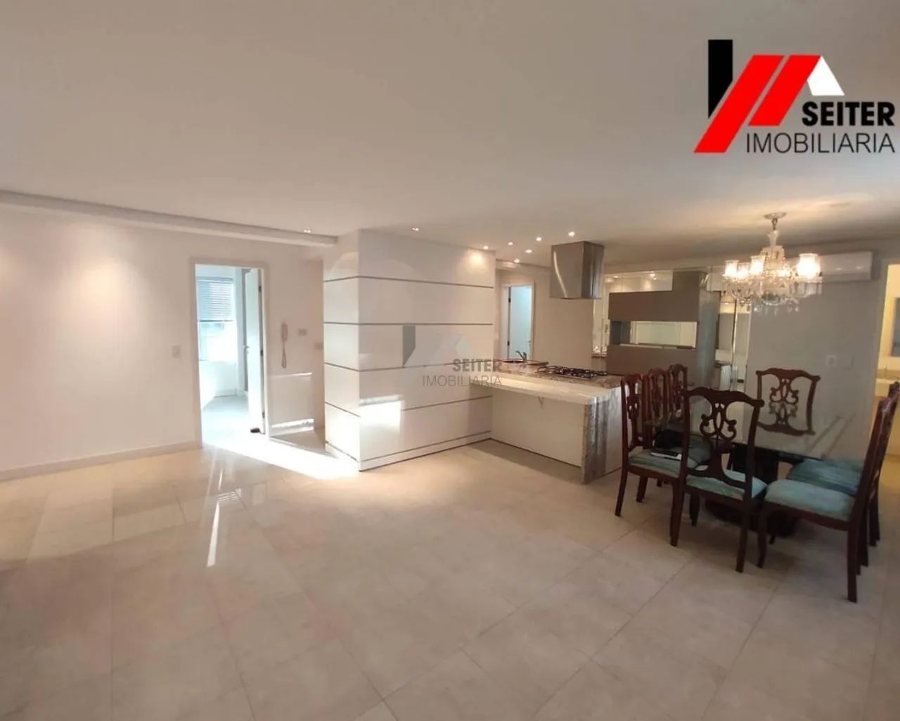 Apartamento semimobiliado 2 suites no centro para Locação 2 vagas