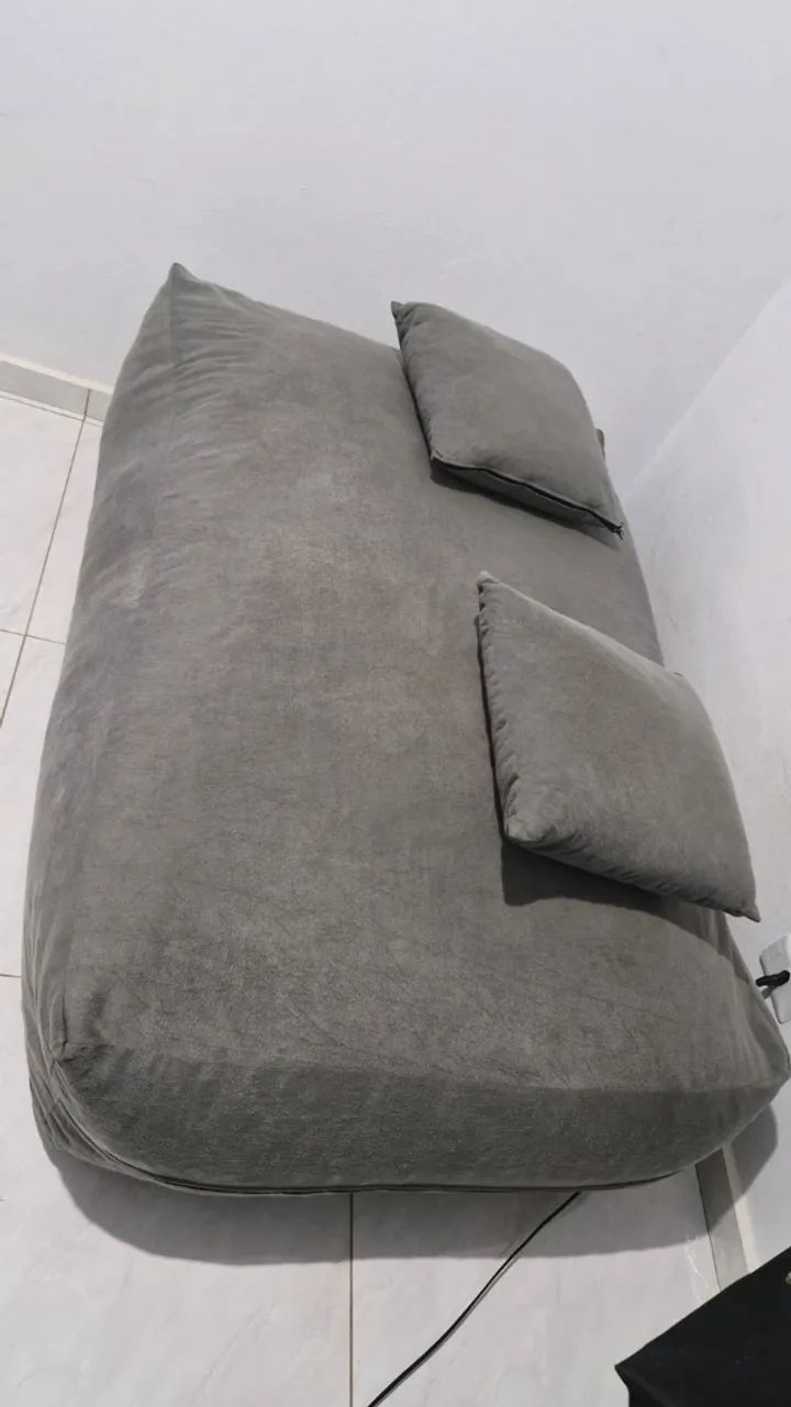 Puff Gigante Retangular Cinza (Estilo Suede) + 2 Almofadas - Foto 2