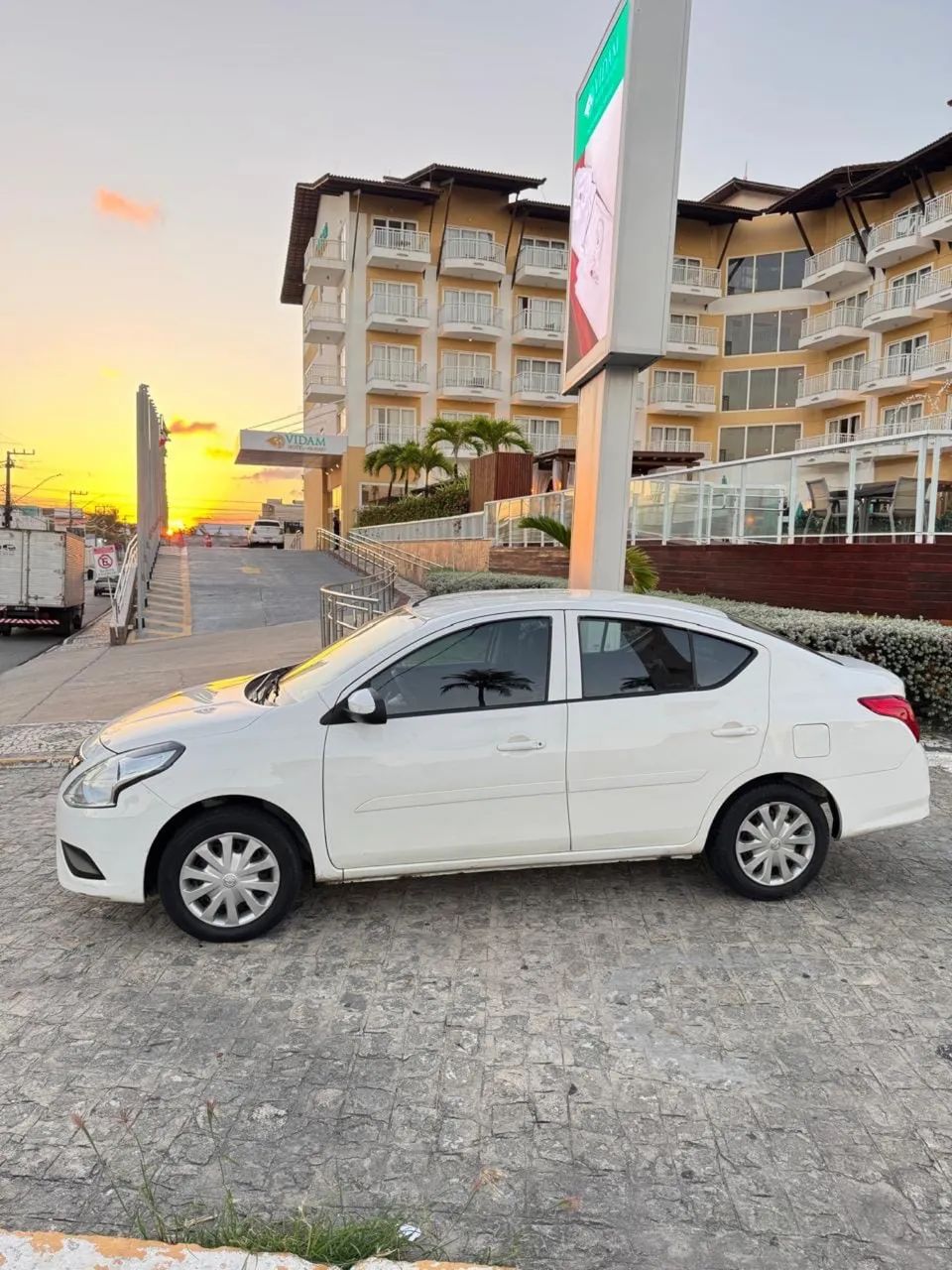 Nissan Versa 1.0 12V Flexstart 4P Mec. 2020 - Foto 3
