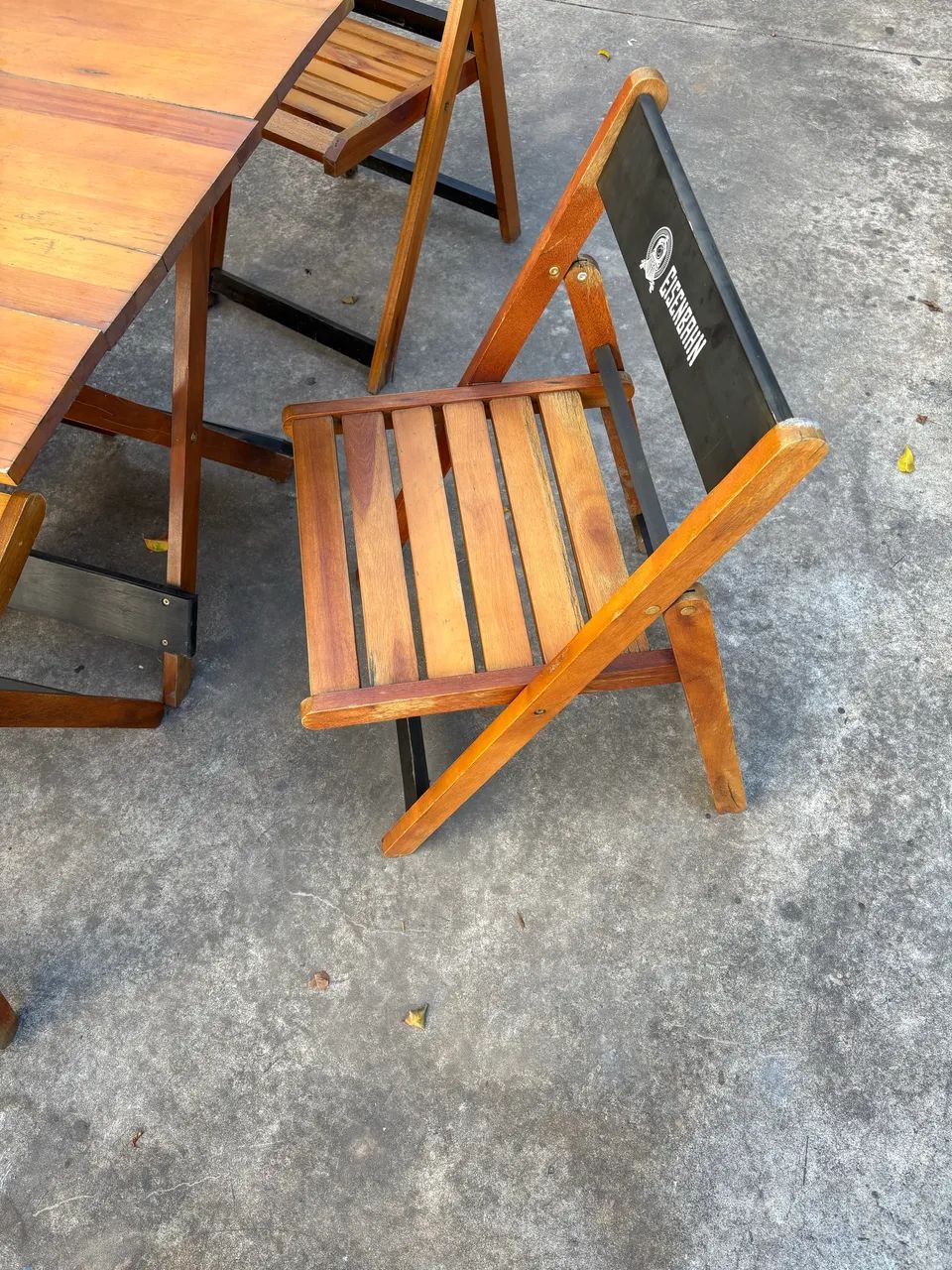 Vendo mesas e cadeiras - Foto 2