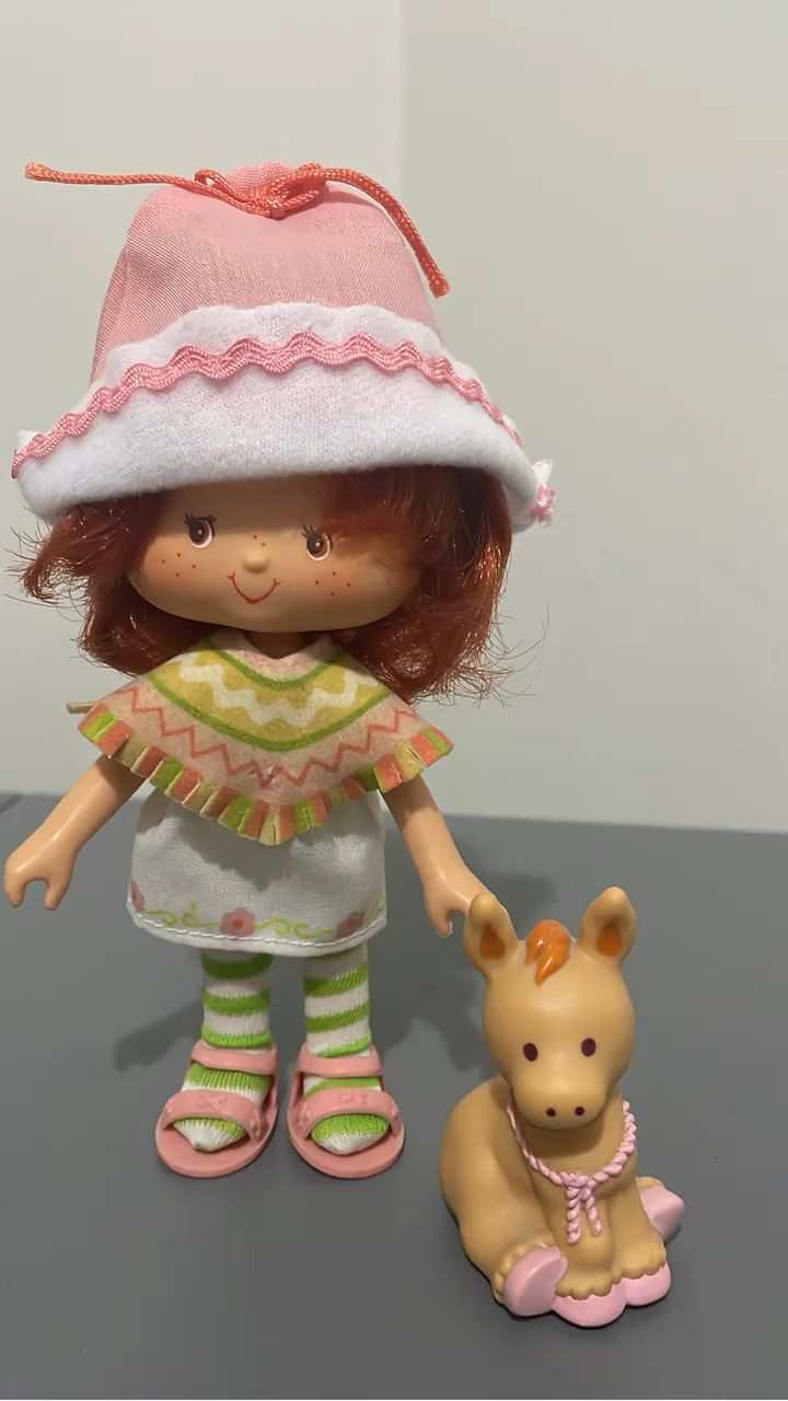 Boneca moranguinho kenner café olé com pet