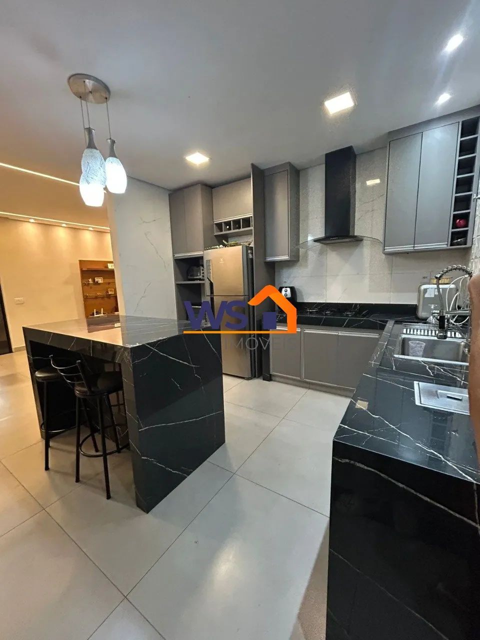Excelente casa plana com área gourmet, totalmente reformada e pronta para morar - Foto 5