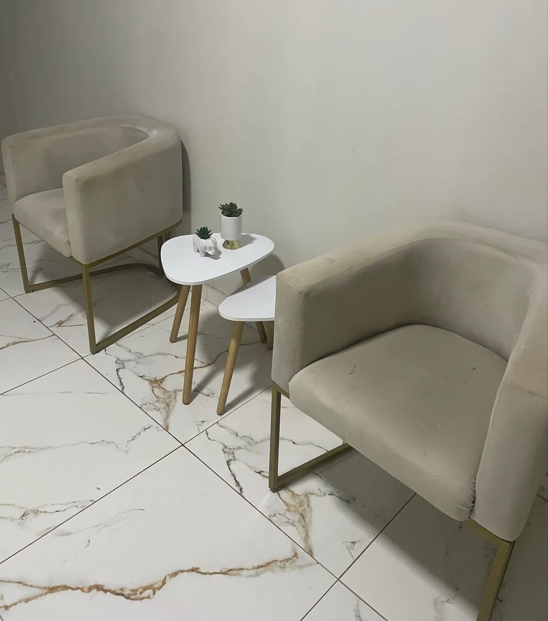 Vendo duas poltronas 