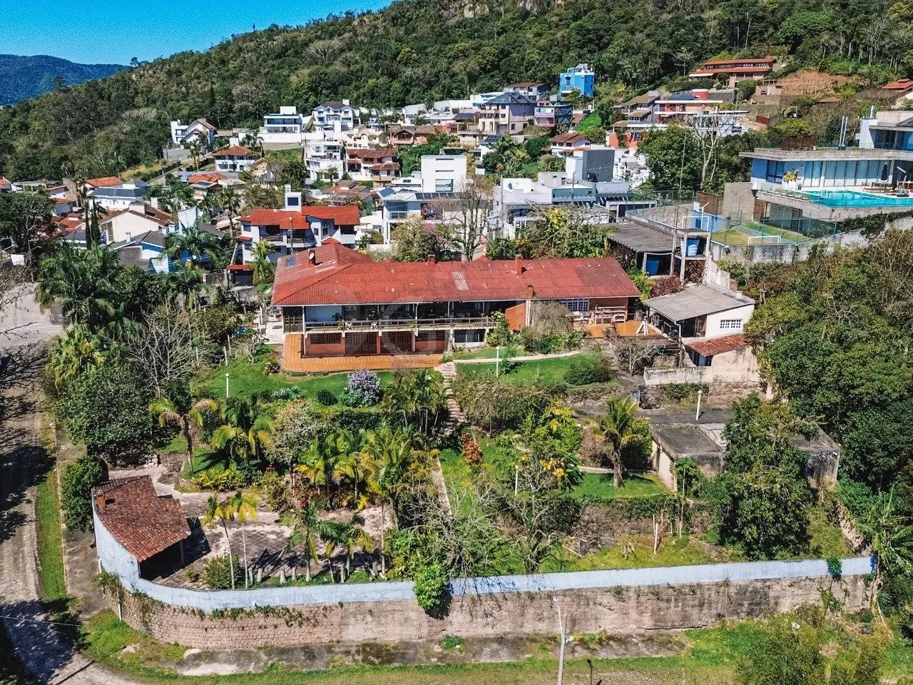 Casa Residencial de 678m² com 9 quartos no Centro
