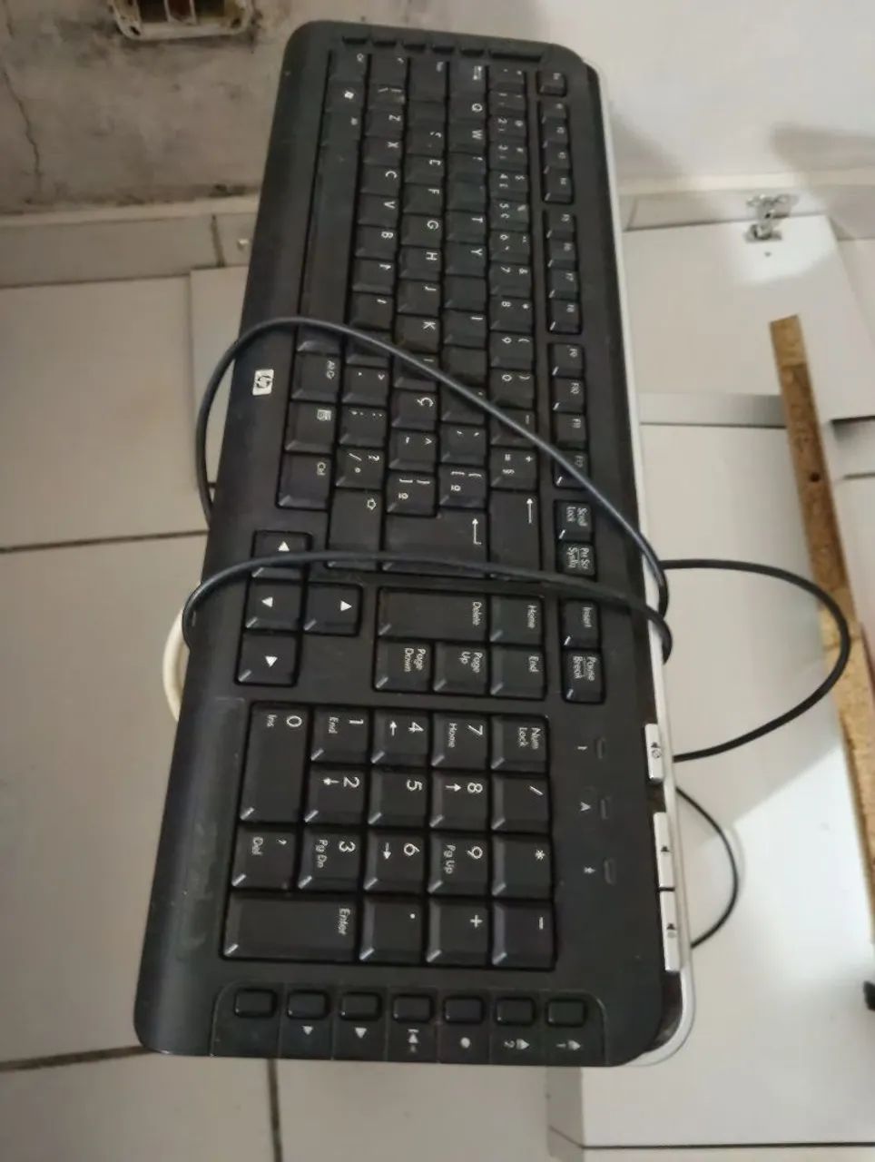 CPU HP E TECLADO E ESTABILIZADOR  - Foto 3