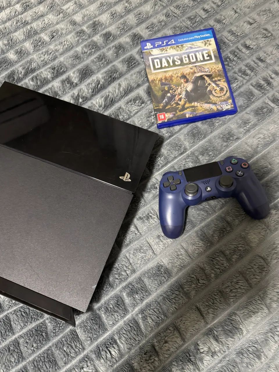 PLAYSTATION 4 