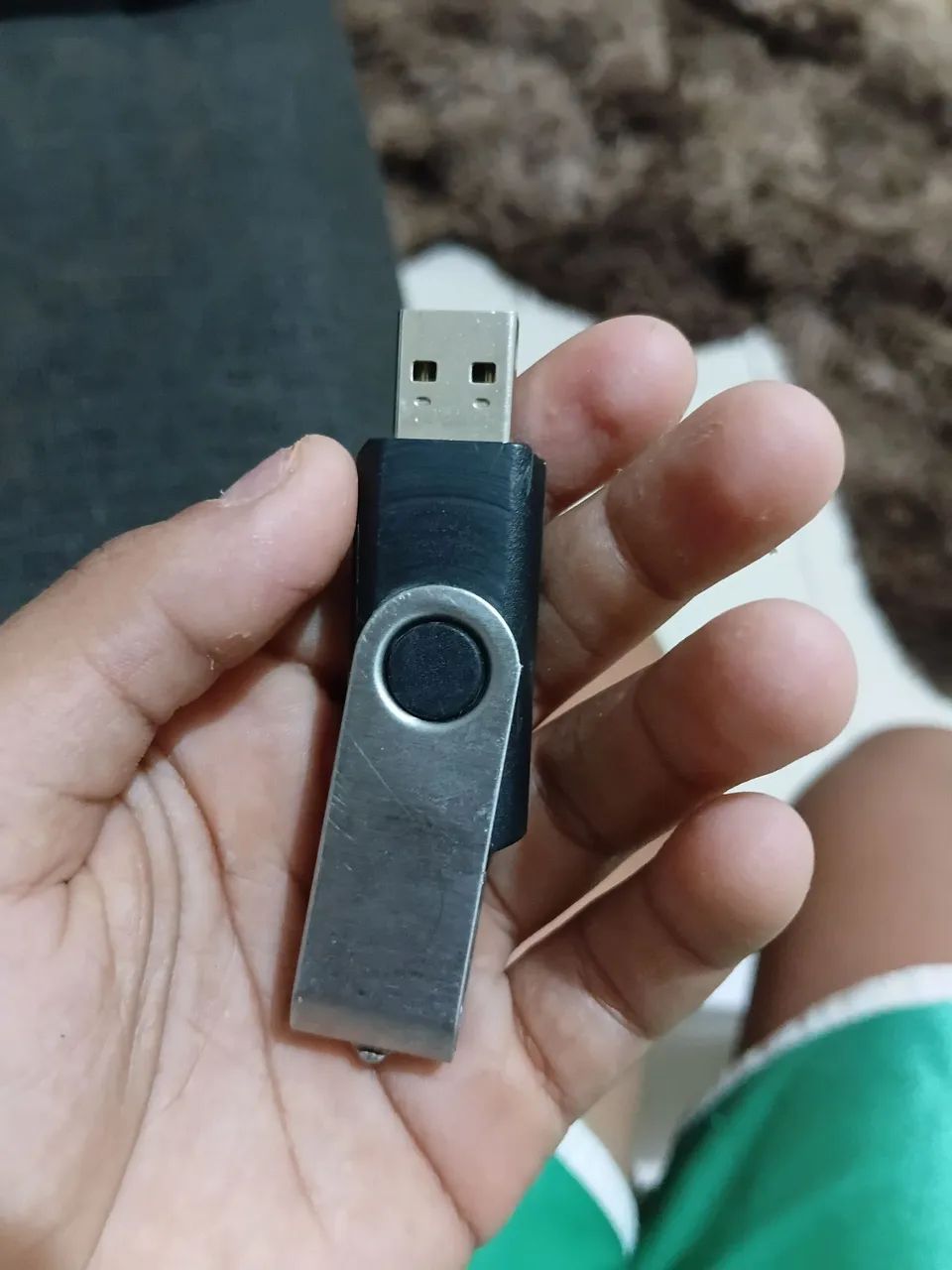 Pendrive com dois jogos ?  bomba 2026 e gta san Andreas.