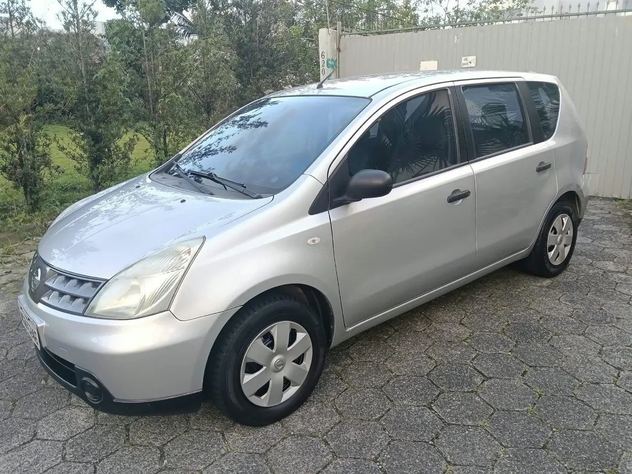 Nissan Livina LIVINA 1.6 16V Flex Fuel 5p 2010