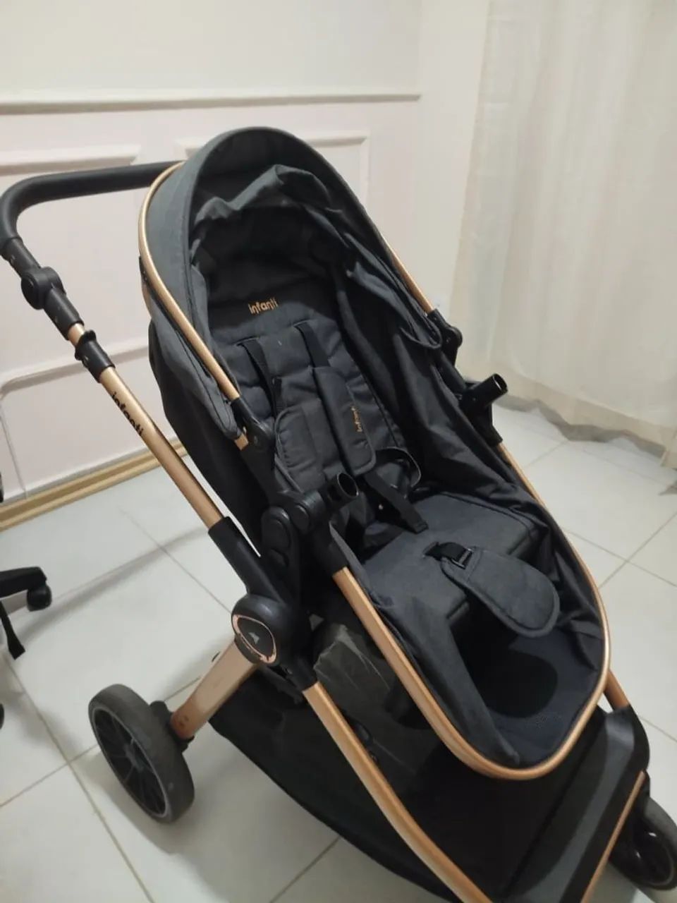 Carrinho de bebê Infanti Romanzo - Foto 2